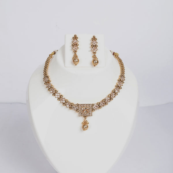 Memat Premium  Golden Elegant Stone Studded Necklace